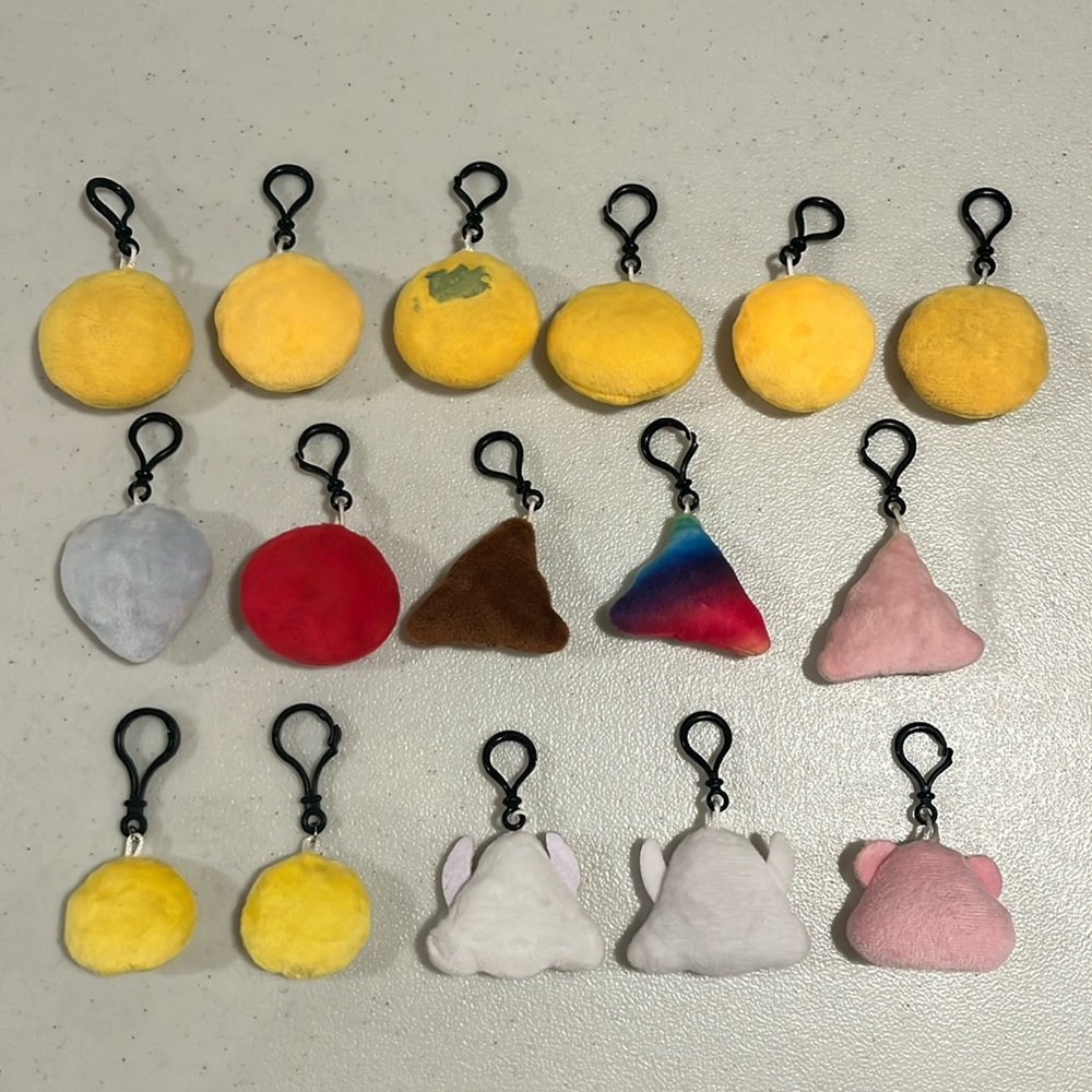 16 Emoji Keychains/Backpack Clips - Picture 2 of 3